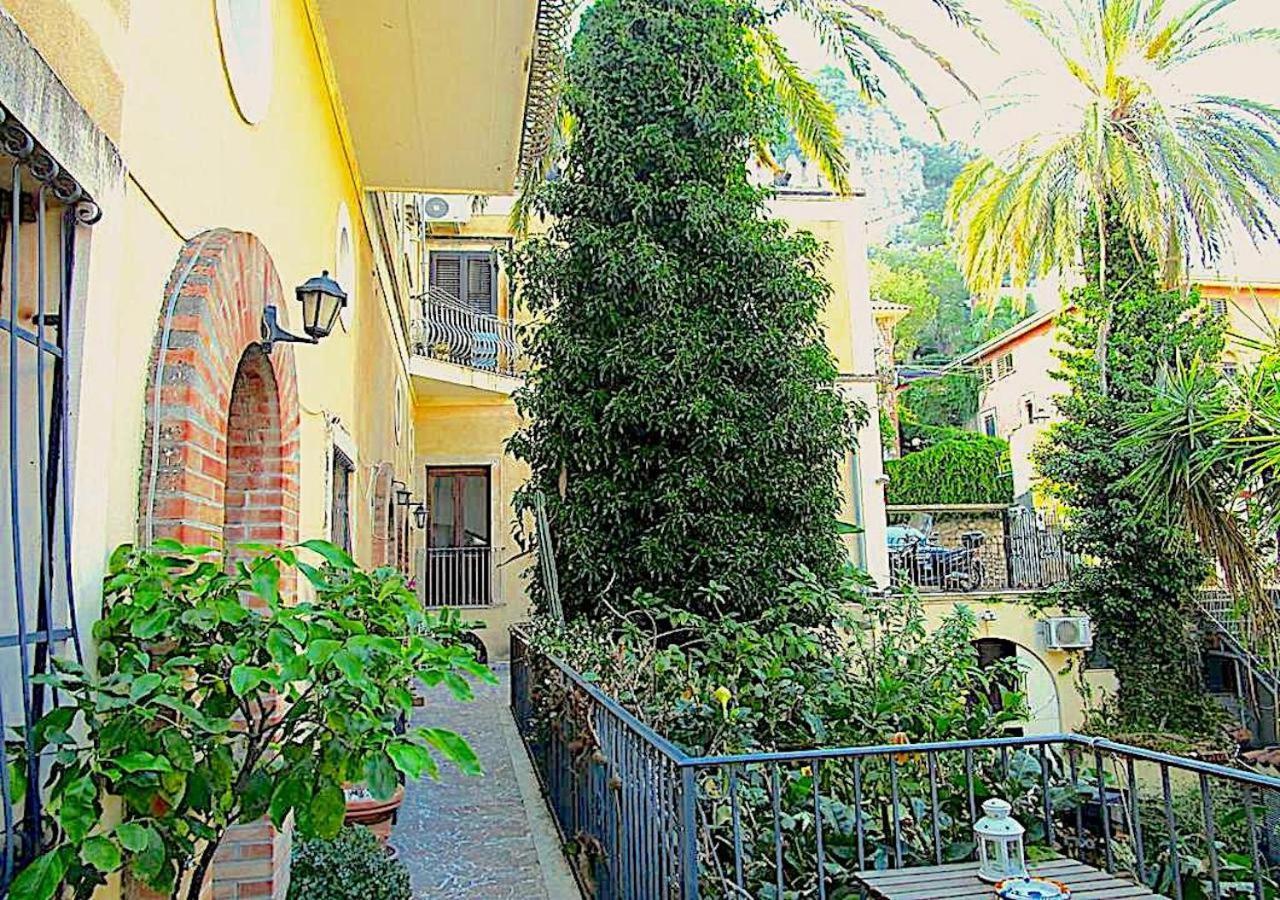 Arche Apartment Taormina Eksteriør billede